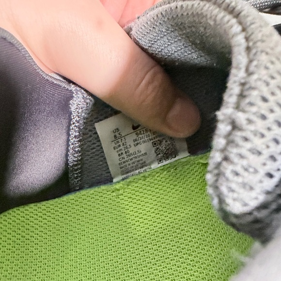 Nike grey free runs - Picture 5 of 9